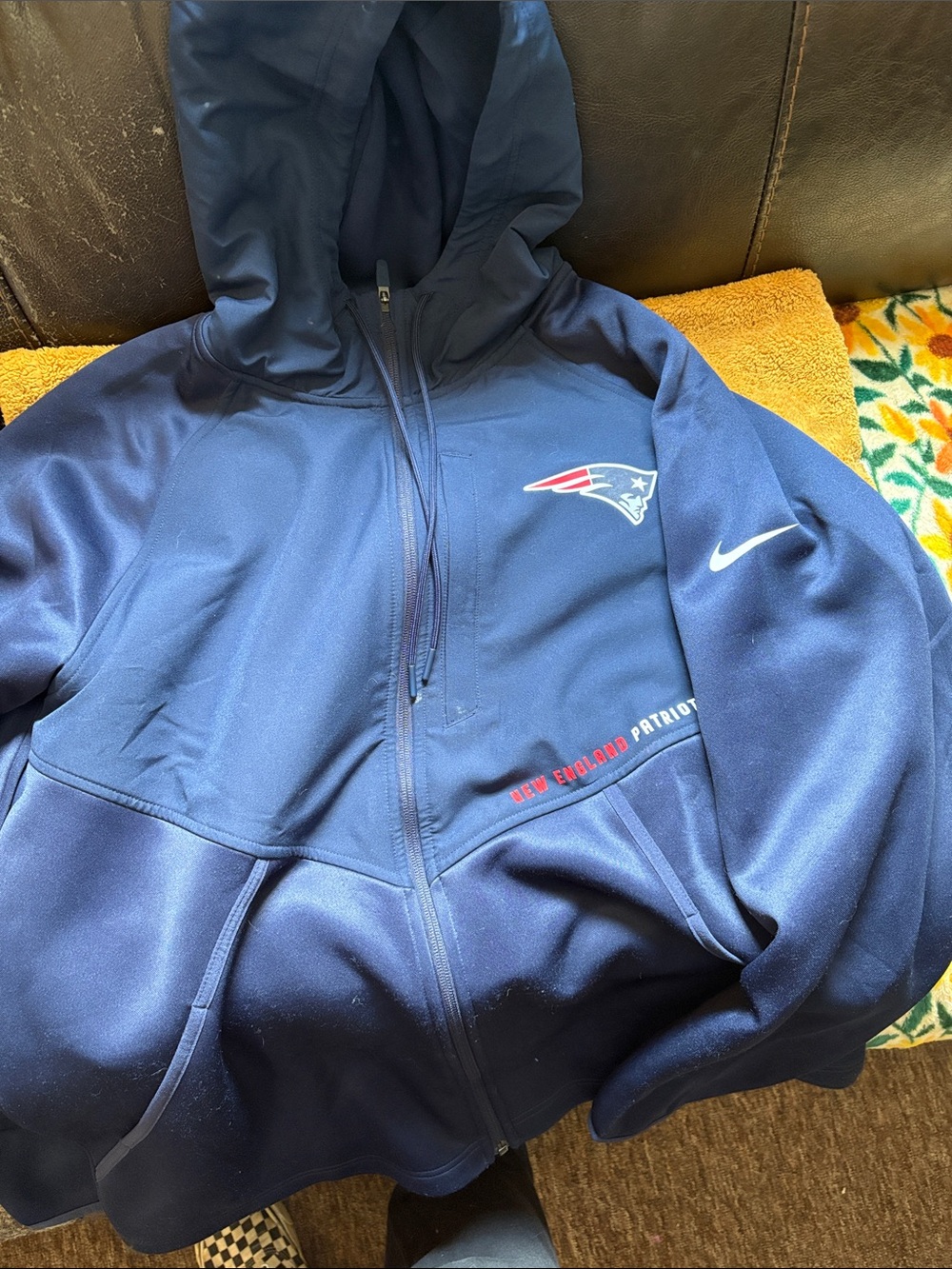 Nike Navy Blue New England Patriots Full‑Zip Hoodie with Red Accents